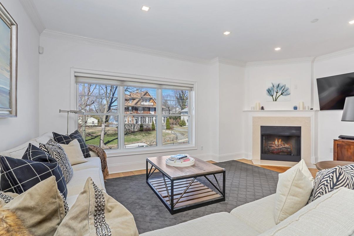 Fireplace, Interior, Living room, Recessed Lighting