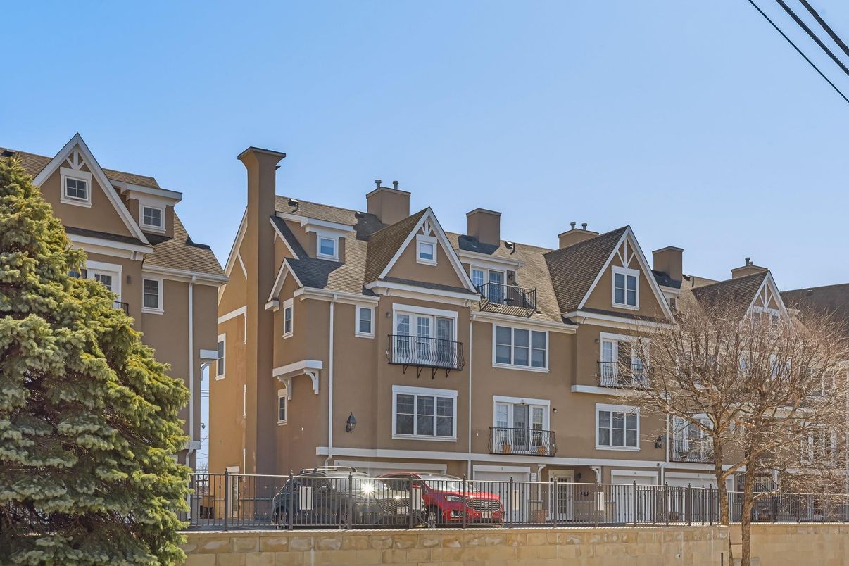 Exterior, Facade, Queen Anne Victorian