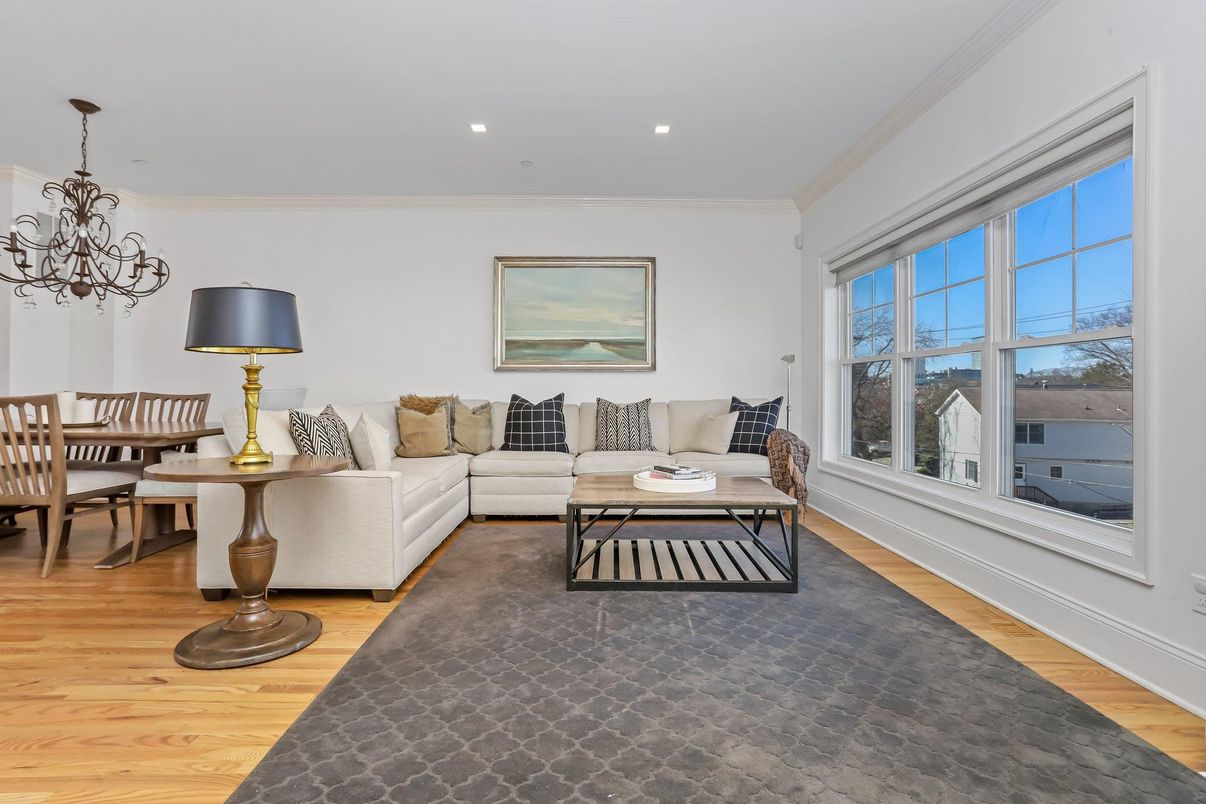 Chandelier, Dining room, Interior, Living room, Recessed Lighting, Wood Texture Flooring