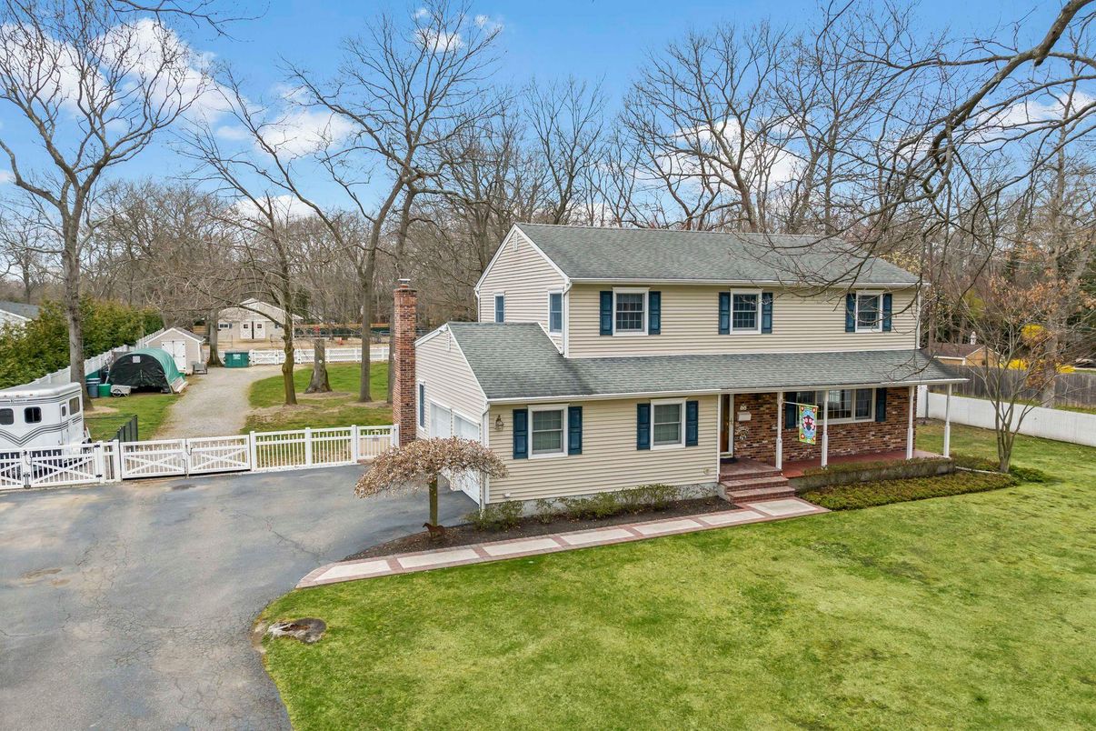 Exterior, Facade, Cape Cod