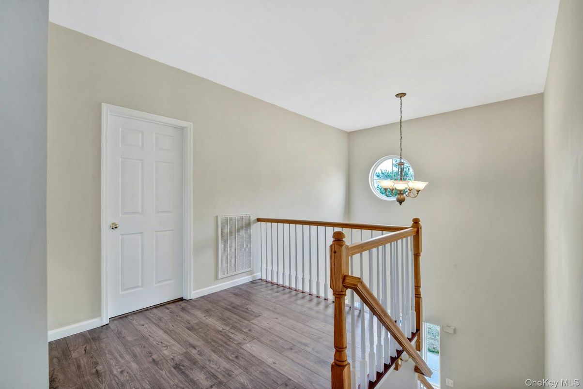Interior, Pendant Lights, Wood Texture Flooring