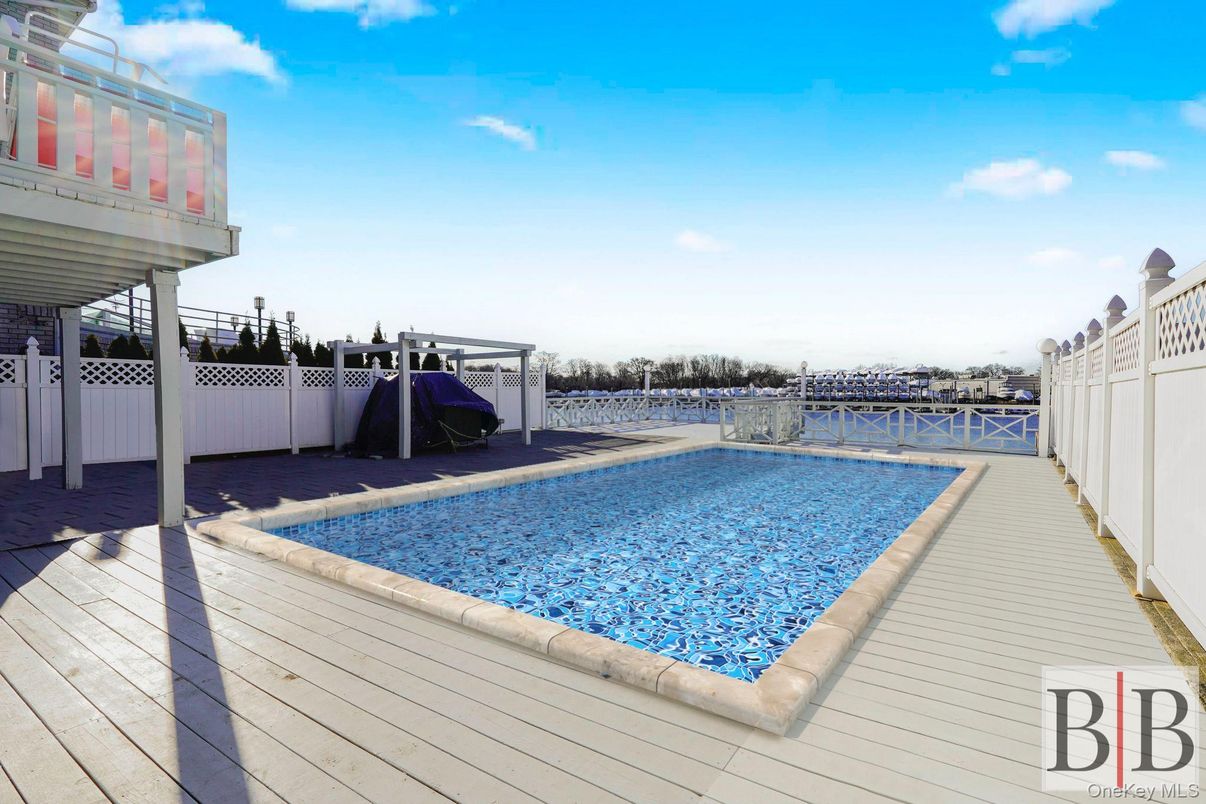 Exterior, Pool, Water