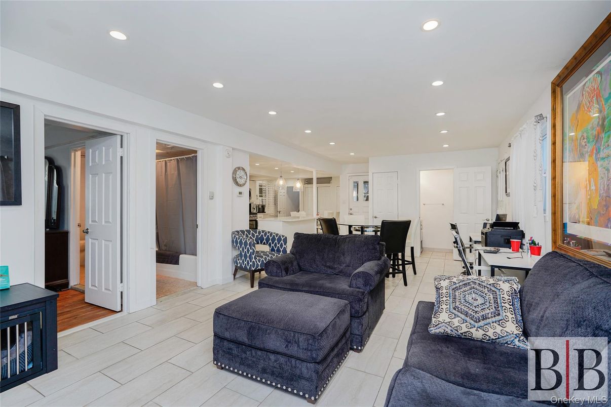 Dining room, Interior, Living room, Pendant Lights, Recessed Lighting, Wood Texture Flooring
