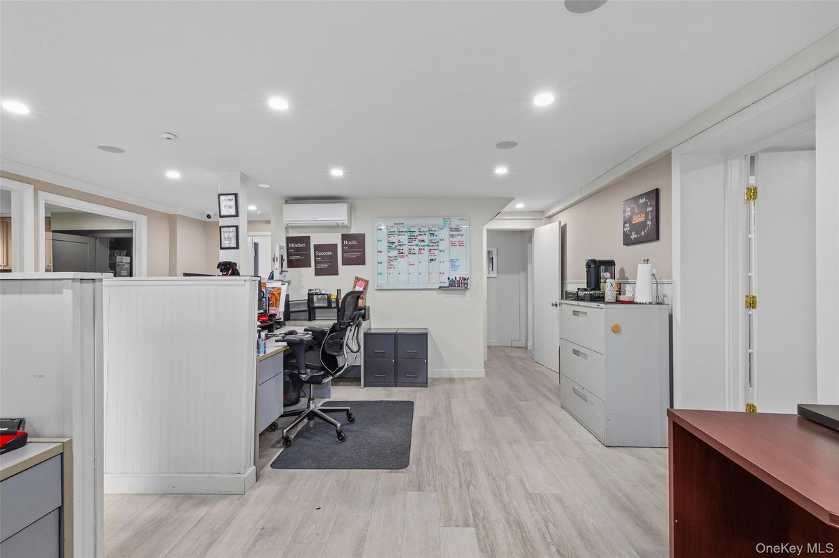 Home Office, Interior, Recessed Lighting, Wood Texture Flooring