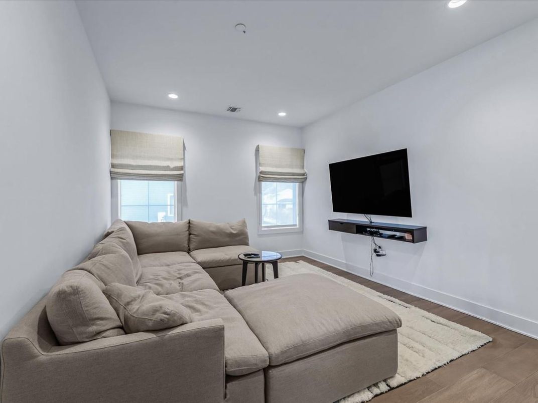 Interior, Living room, Recessed Lighting, Wood Texture Flooring