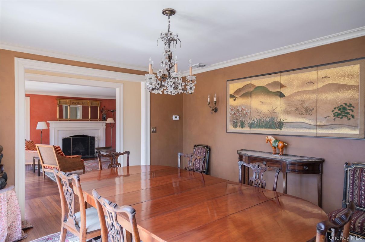 Chandelier, Dining room, Fireplace, Interior, Wood Texture Flooring