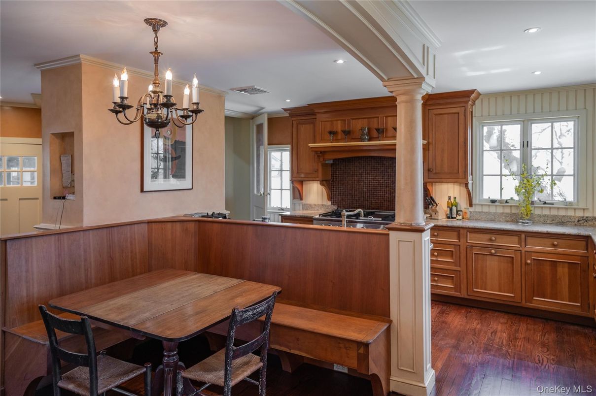 Chandelier, Dining room, Interior, Kitchen, Recessed Lighting, Wood Texture Flooring