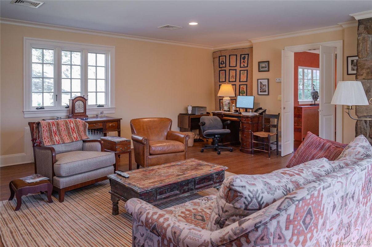 Home Office, Interior, Recessed Lighting, Wood Texture Flooring