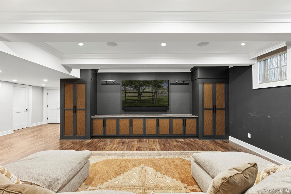 Interior, Living room, Recessed Lighting, Wood Texture Flooring