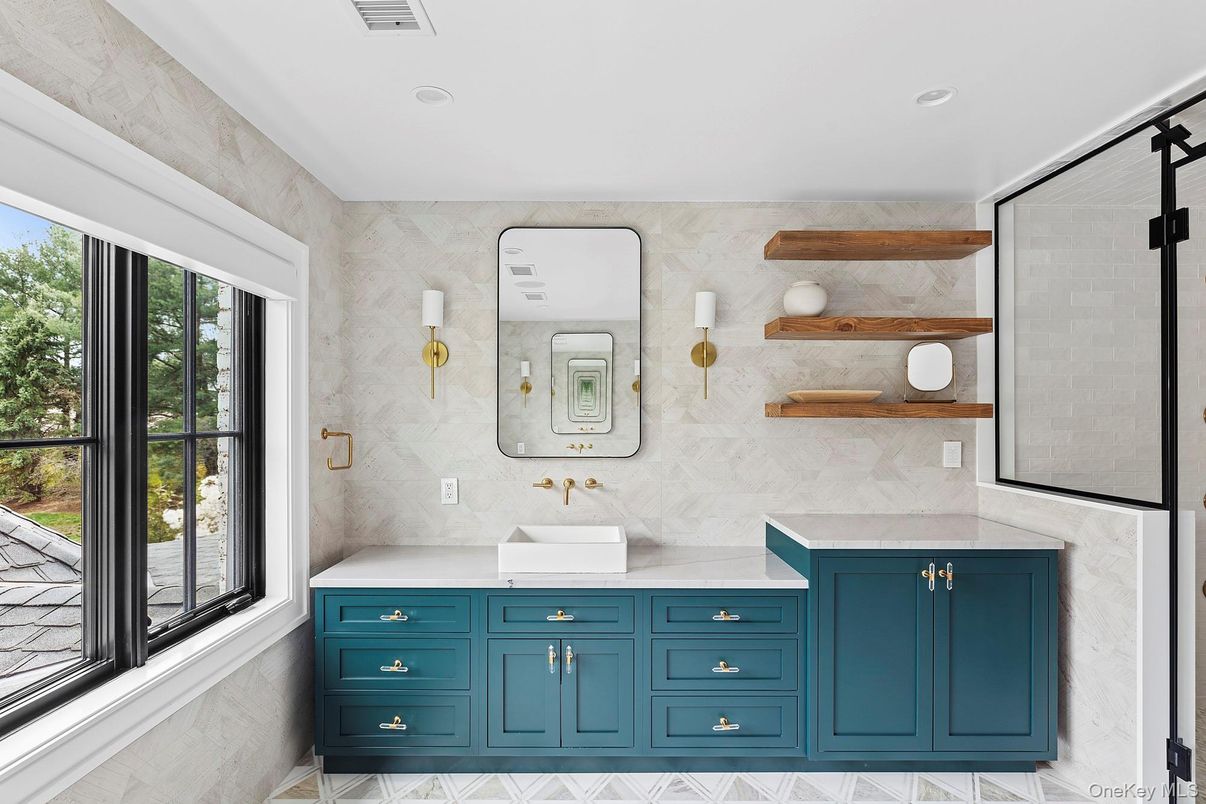 Bathroom, Interior, Recessed Lighting