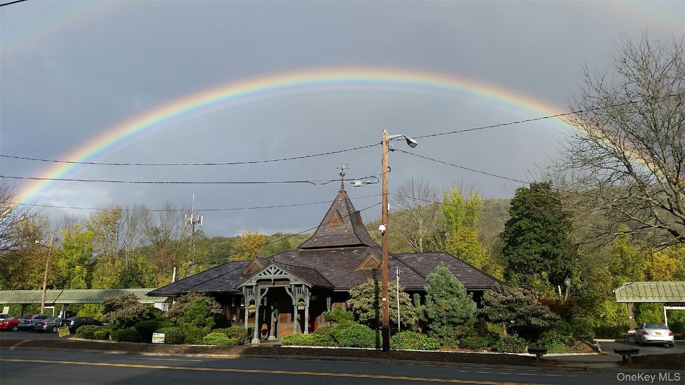 Exterior, Facade, Queen Anne Victorian