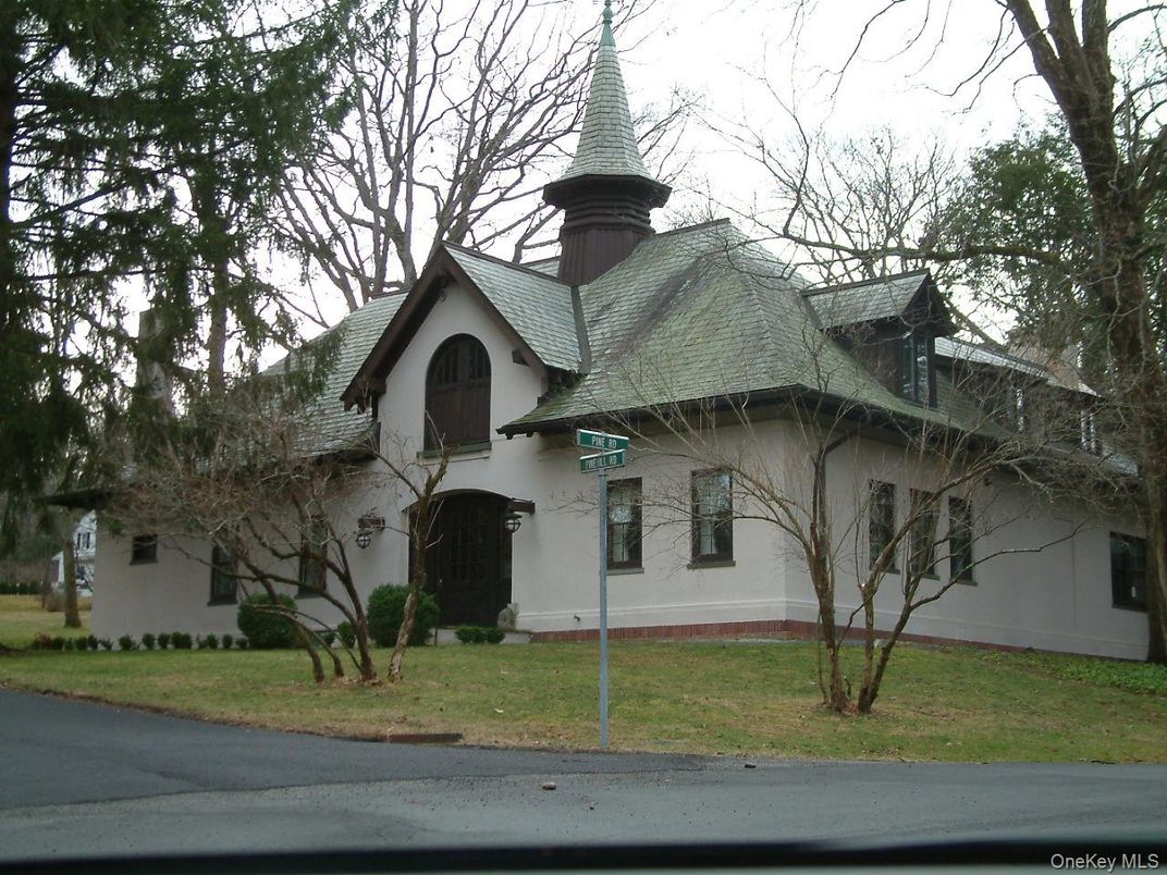 Exterior, Facade, Queen Anne Victorian