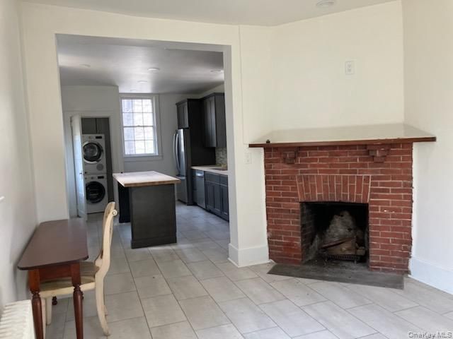 Fireplace, Interior, Kitchen, Recessed Lighting