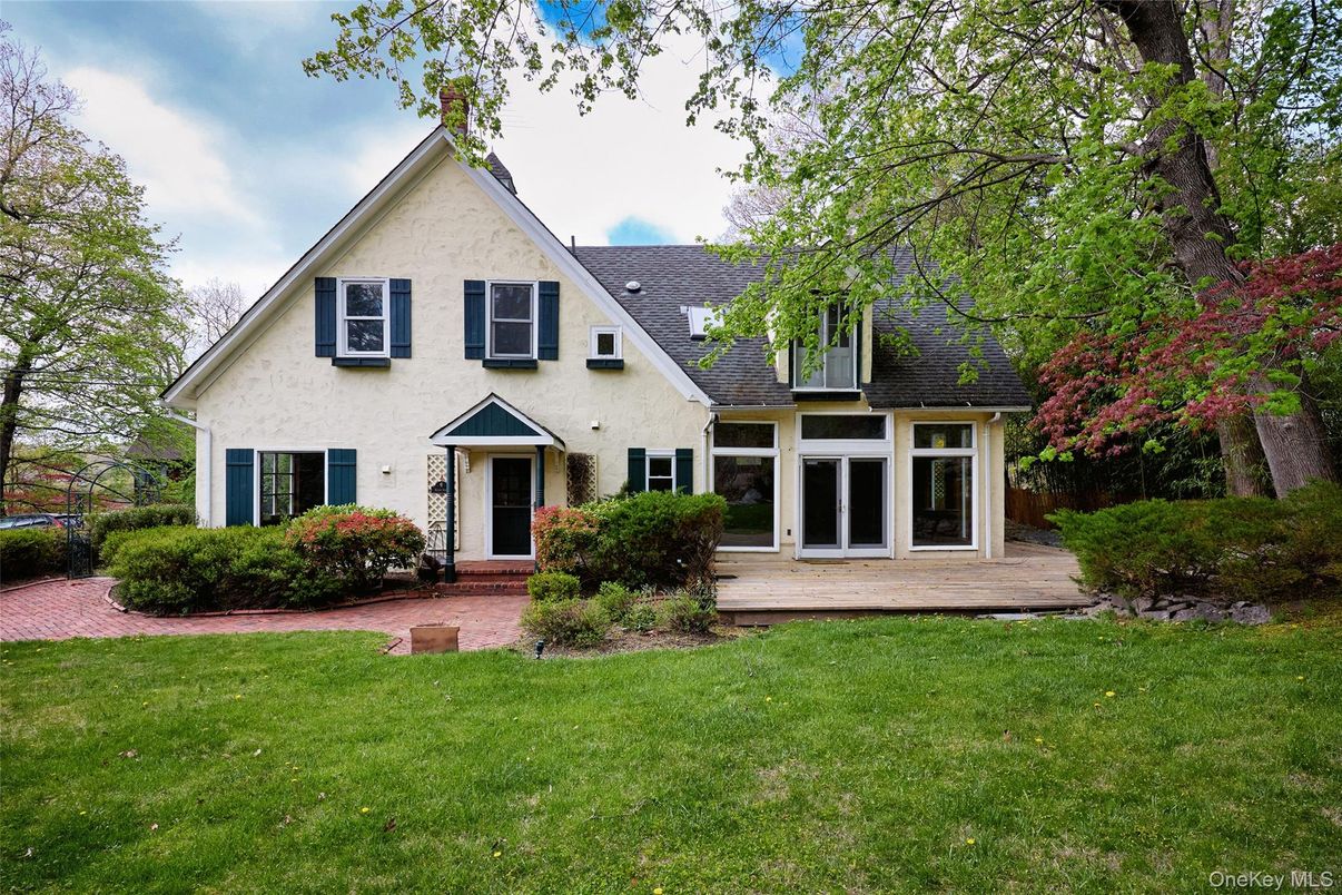 Exterior, Facade, Farmhouse