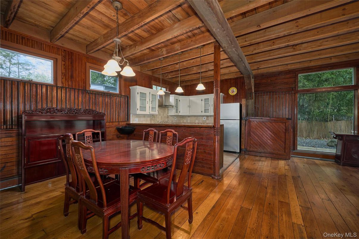 Dining room, Interior, Kitchen, Pendant Lights, Piano, Wooden Beams, Wooden Ceilings, Wood Texture Flooring, Wooden Walls