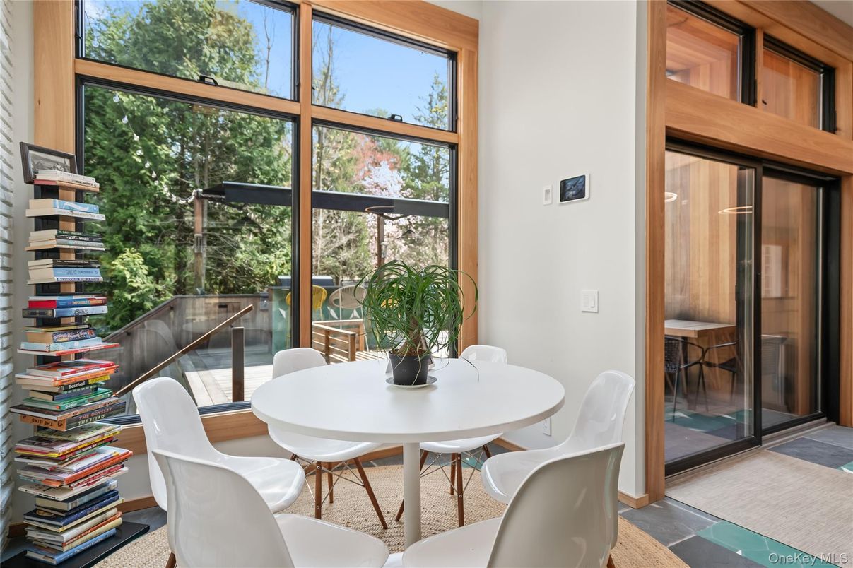 Dining room, Interior