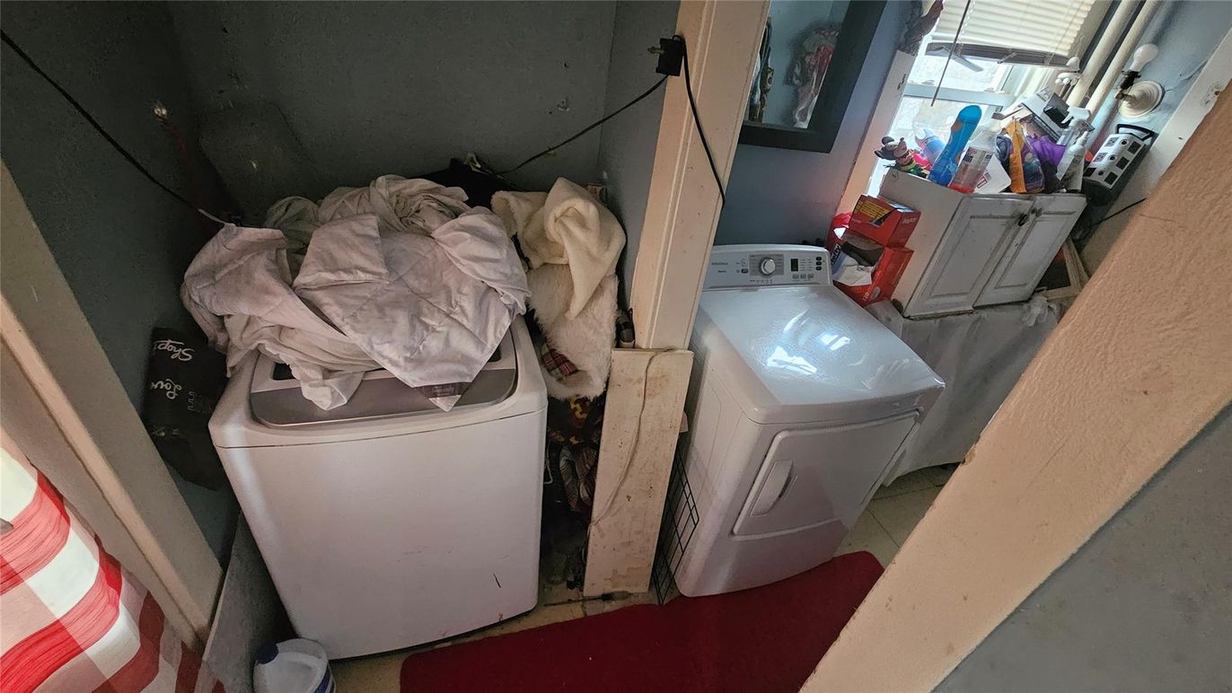 Interior, Utility Closets, Washer