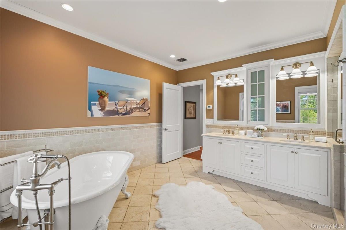 Bathroom, Dual Sink Vanities, Free Standing Baths, Interior, Recessed Lighting