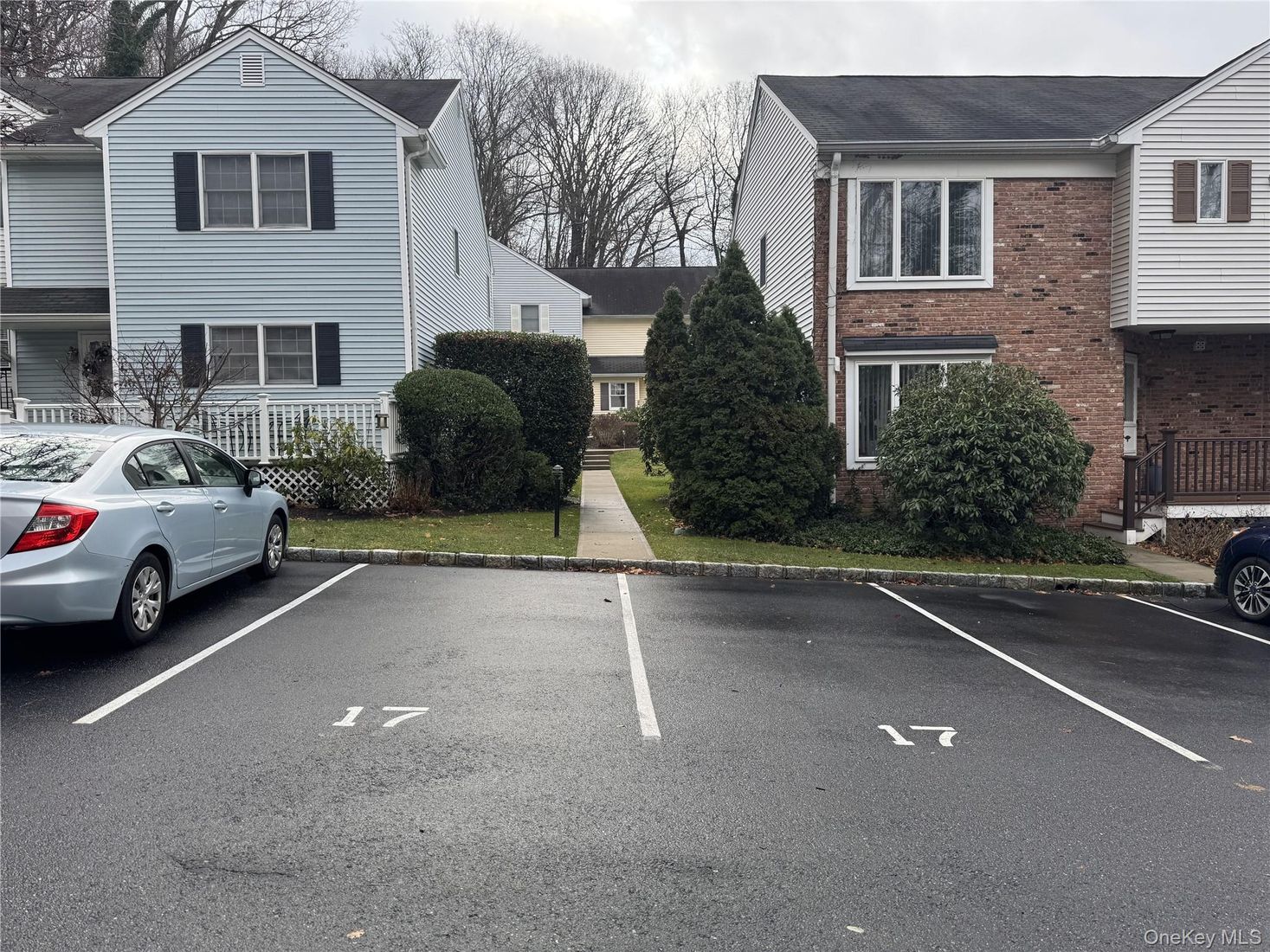 Exterior, Facade, Brick Facade, Rowhouse