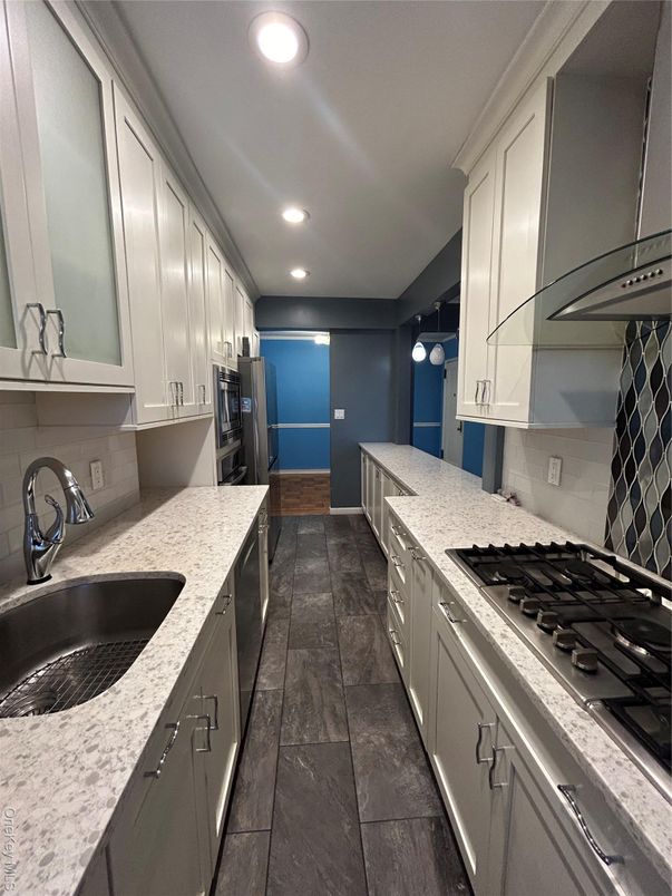 Interior, Recessed Lighting