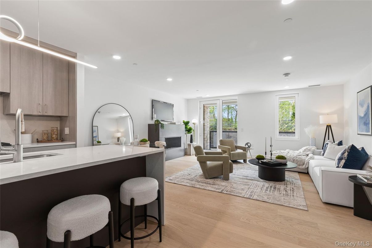 Interior, Kitchen, Living room, Recessed Lighting, Wood Texture Flooring