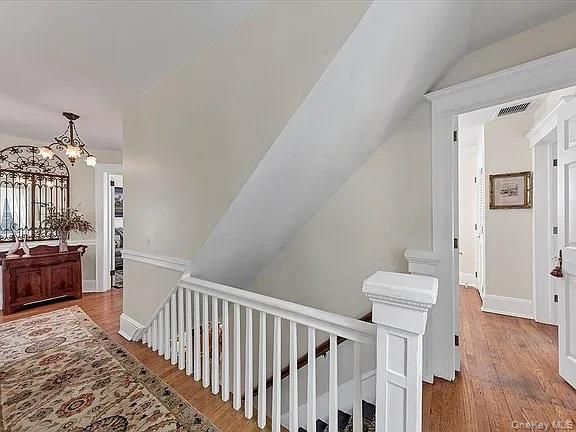 Interior, Pendant Lights, Wood Texture Flooring