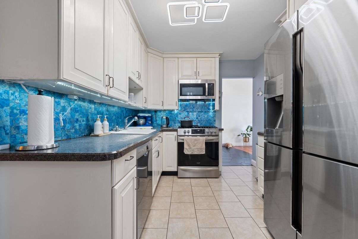 Interior, Kitchen, Stainless Steel Appliances