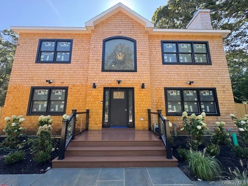 Exterior, Facade, Brick Facade, Rowhouse