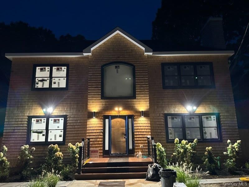 Exterior, Facade, Rowhouse