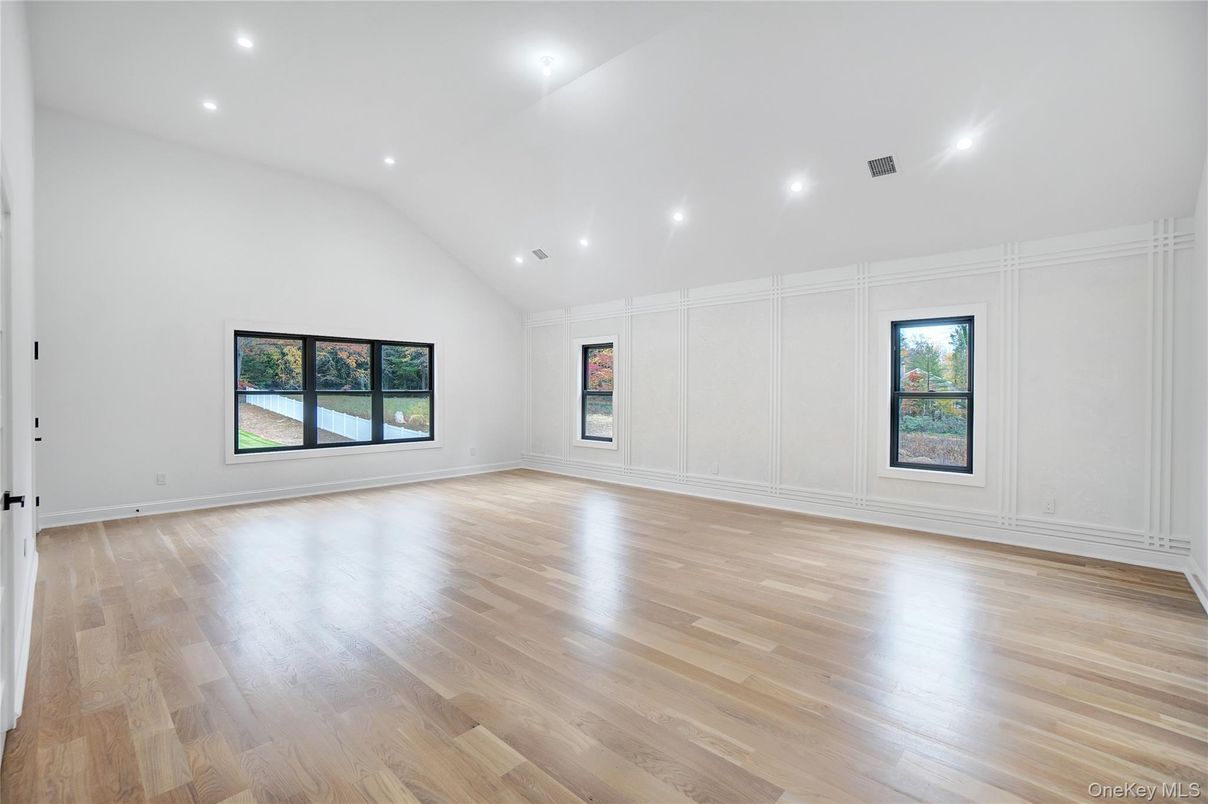 Empty room, Interior, Recessed Lighting, Wood Texture Flooring