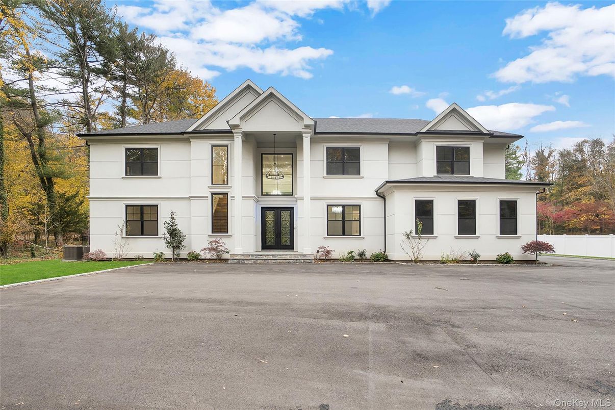 Exterior, Facade, Farmhouse
