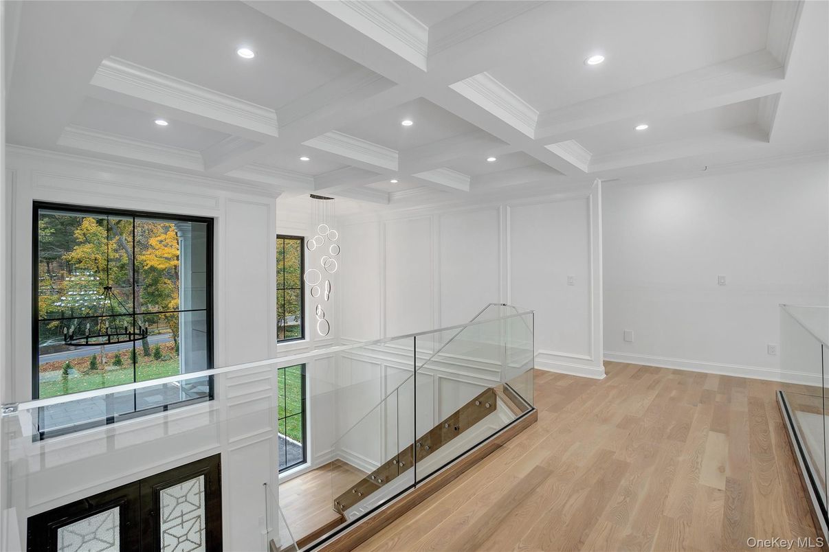 Interior, Pendant Lights, Recessed Lighting, Wood Texture Flooring