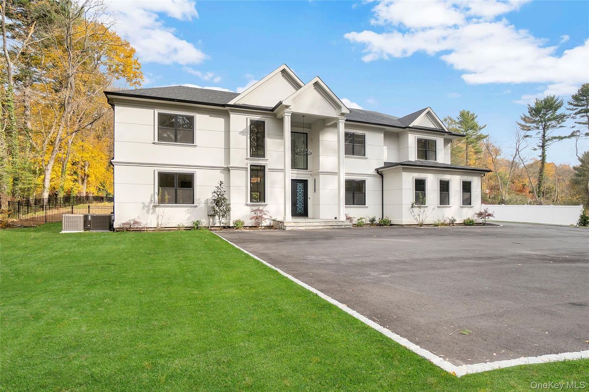 Exterior, Facade, Farmhouse