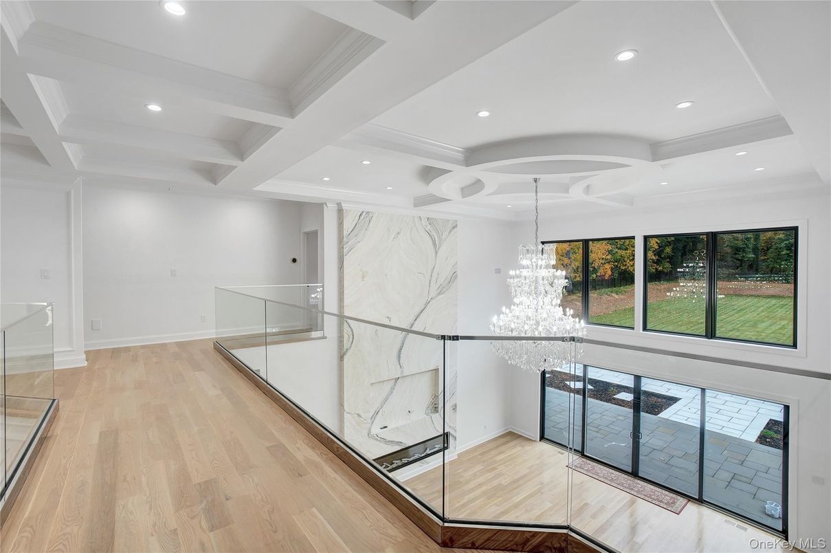 Chandelier, Interior, Marble Walls, Recessed Lighting, Wood Texture Flooring