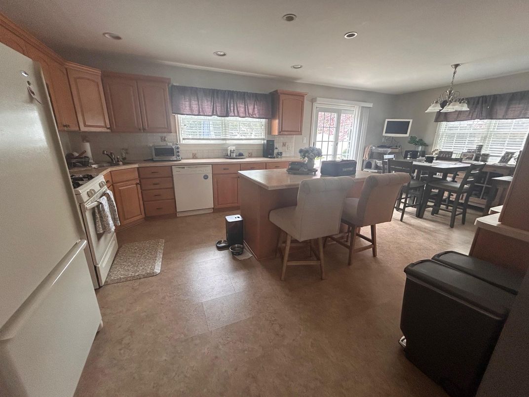 Dining room, Interior, Kitchen, Pendant Lights, Recessed Lighting