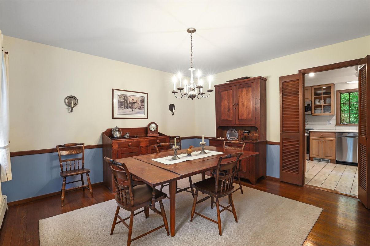 Chandelier, Dining room, Interior, Kitchen, Wood Texture Flooring