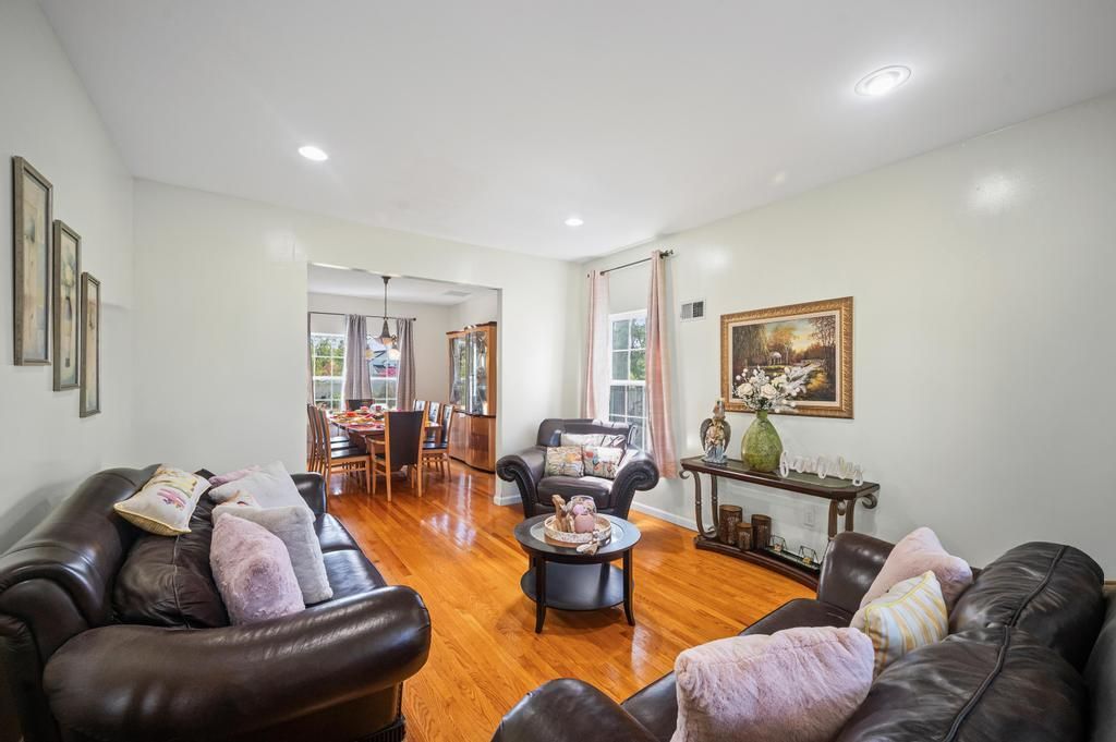 Dining room, Interior, Living room, Recessed Lighting, Wood Texture Flooring