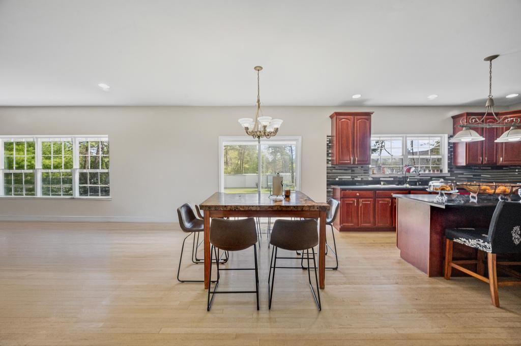 Chandelier, Dining room, Interior, Kitchen, Pendant Lights, Recessed Lighting, Wood Texture Flooring