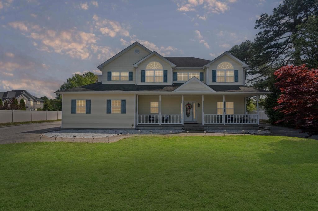 Backyard, Exterior, Facade, Farmhouse