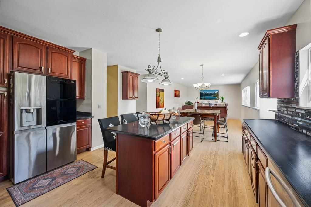 Chandelier, Dining room, Interior, Kitchen, Pendant Lights, Recessed Lighting, Wood Texture Flooring