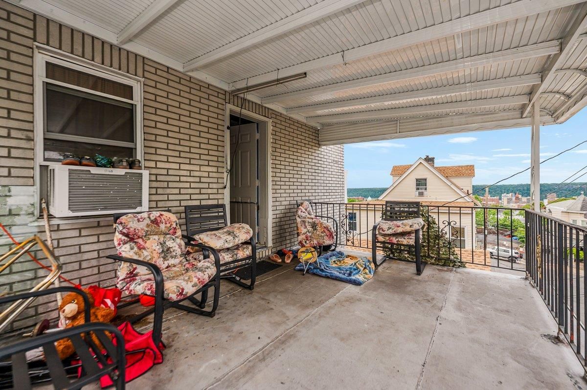 Exterior, Stone Walls