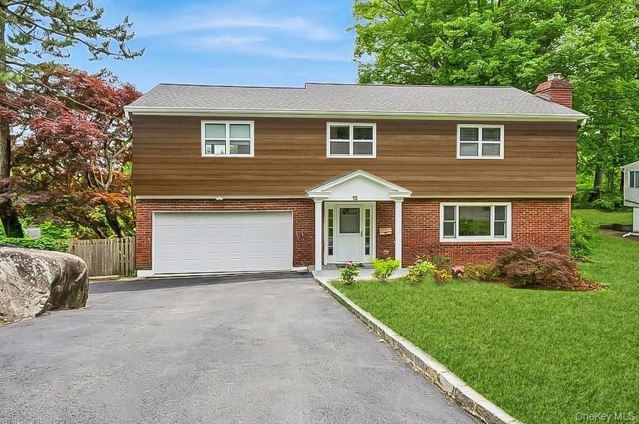 Attached, Exterior, Facade, Brick Facade, Raised Ranch