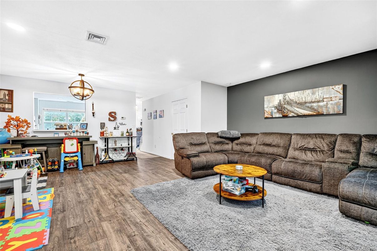 Interior, Living room, Recessed Lighting, Wood Texture Flooring