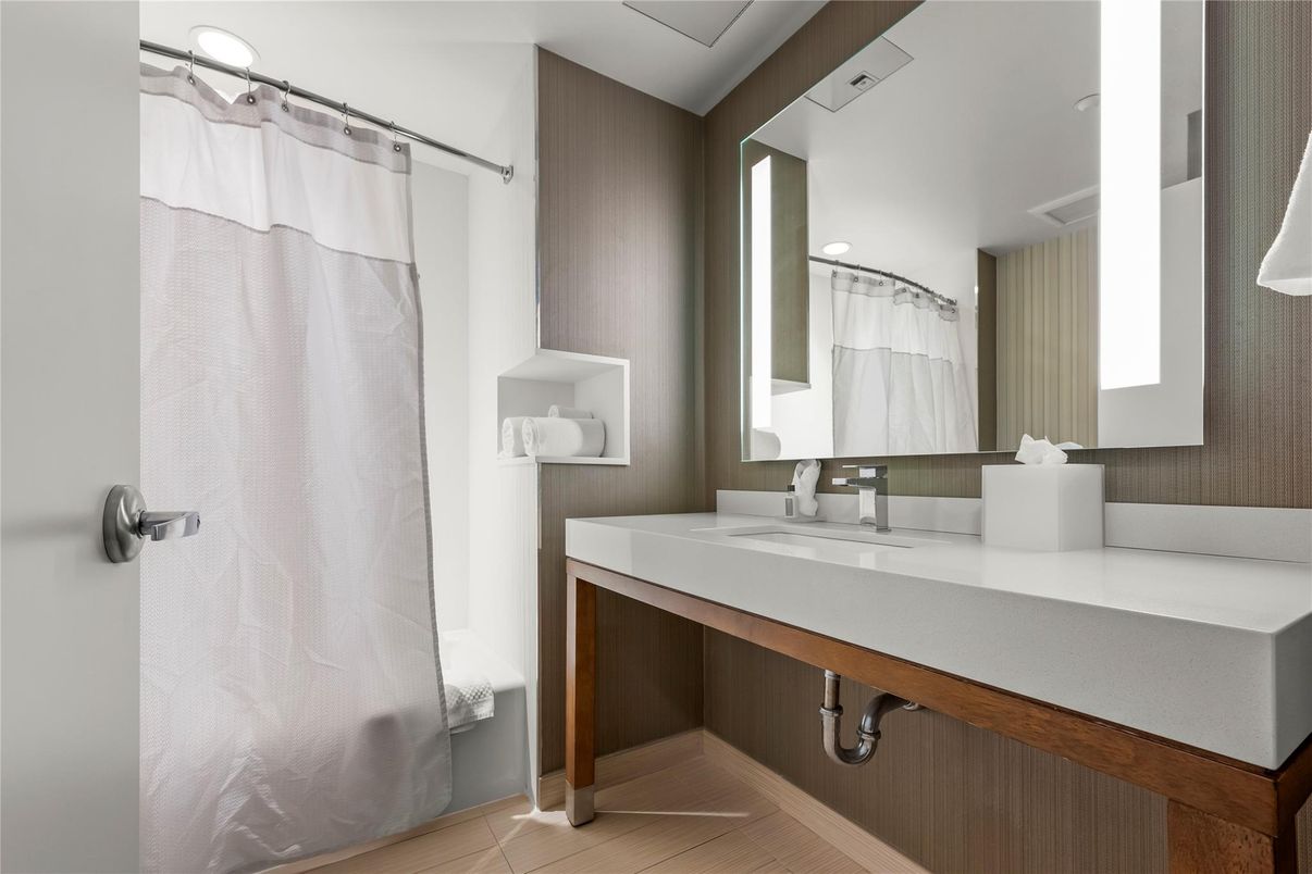 Bathroom, Interior, Recessed Lighting