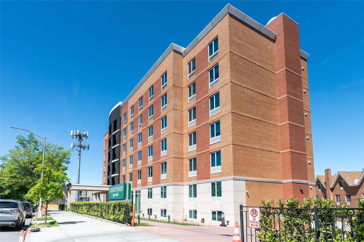 Exterior, Facade, Condo Building