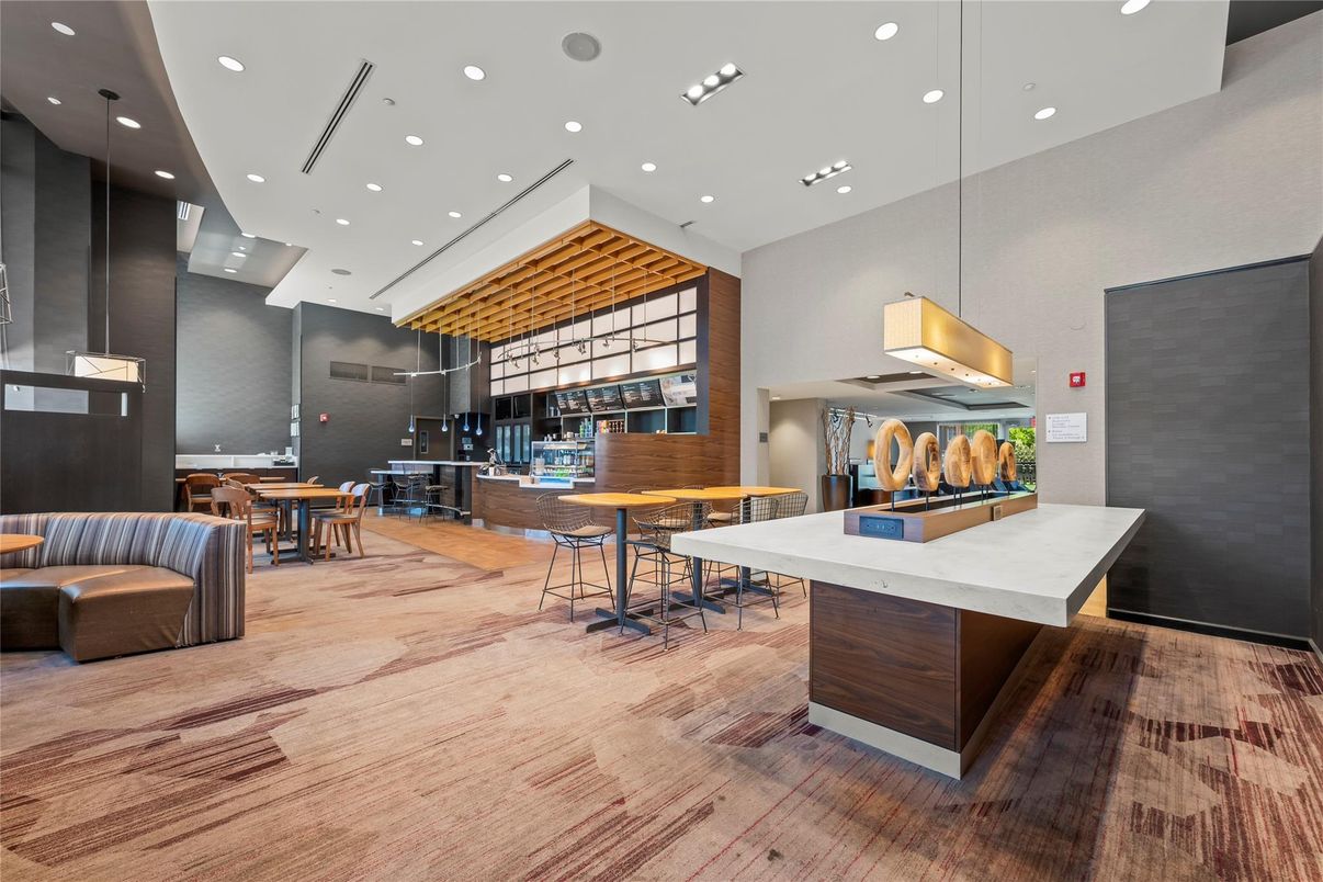 Dining room, Interior, Kitchen, Pendant Lights, Recessed Lighting