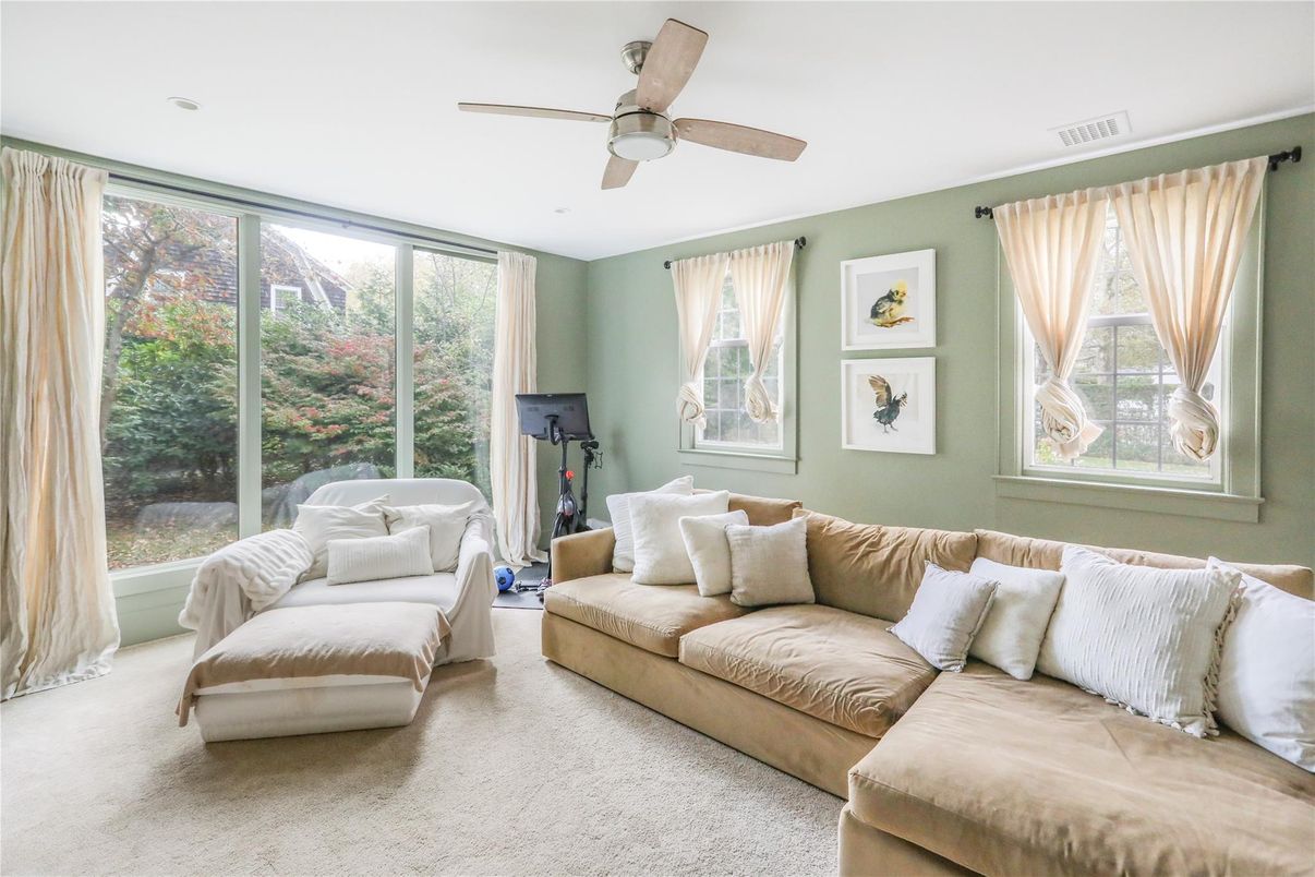 Fitness Equipment, Interior, Living room