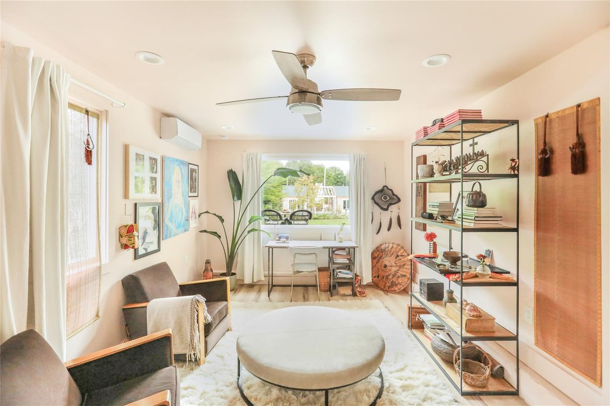 Home Office, Interior, Recessed Lighting, Wood Texture Flooring