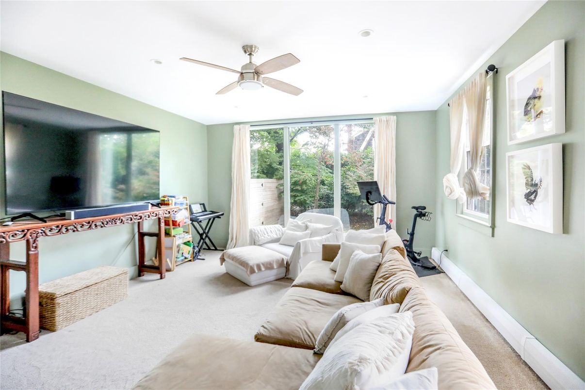 Fitness Equipment, Interior, Living room