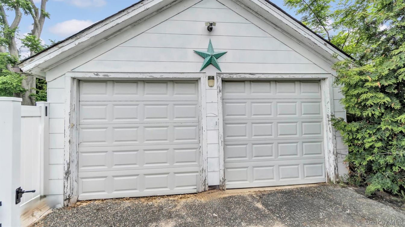 Detached Garage, Exterior